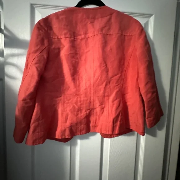 Kasper & Company Coral Cropped Blazer Jacket Size 6 Linen Blend - Picture 4 of 4